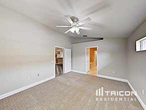 401 Lisa Ann Ct in Plant City, FL - Building Photo - Building Photo