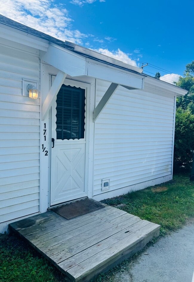 169-171 Bank Street Extension in Lebanon, NH - Building Photo - Building Photo