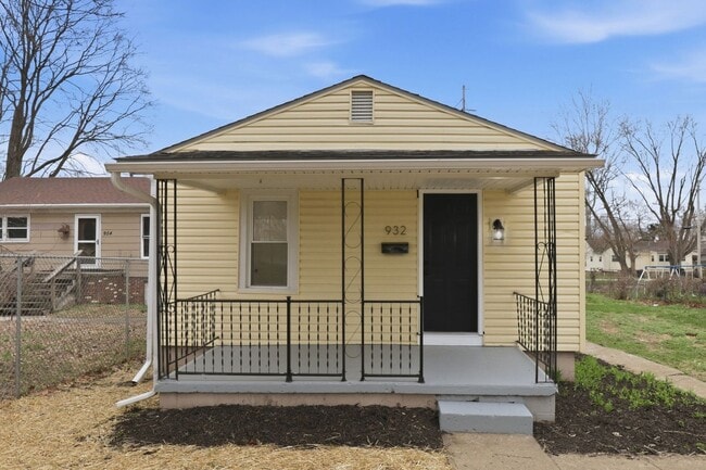 property at 932 Goodwin Ave