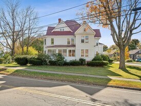 30 Pierce St, Unit A in Westbrook, ME - Building Photo