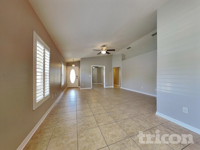 10109 37th Ct E in Parrish, FL - Foto de edificio - Building Photo
