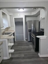 5815 Snow Rd in Parma, OH - Building Photo - Building Photo