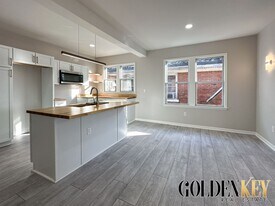 3854-3831 31st St in Detroit, MI - Building Photo