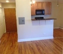 1626 W Estes Ave, Unit 1F in Chicago, IL - Building Photo - Building Photo