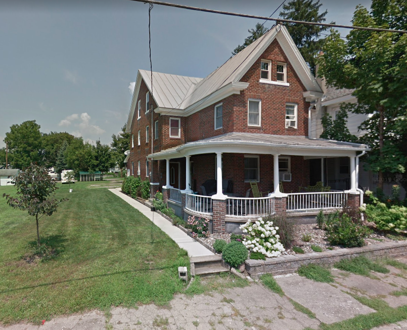 609 E 3rd St in Nescopeck, PA - Building Photo