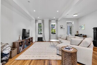 4008 Marlboro Pl NW in Washington, DC - Building Photo - Building Photo