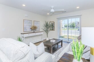 Orchard Park Apartments in Springfield, MO - Building Photo - Building Photo