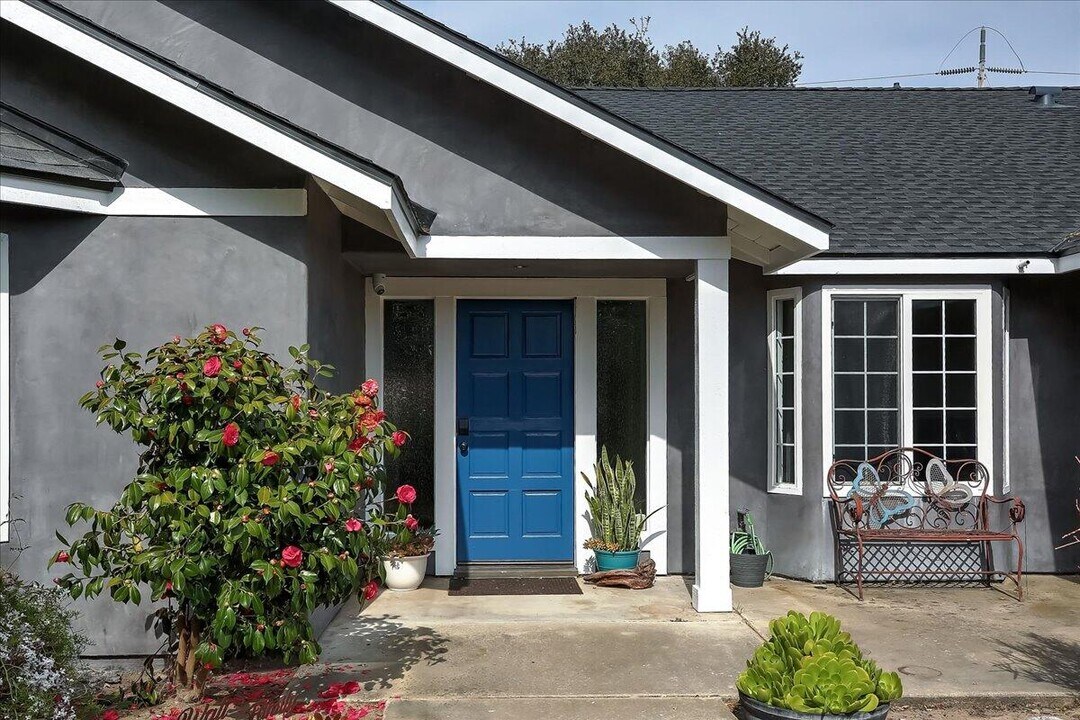3253 Courtney Dr in Lompoc, CA - Building Photo