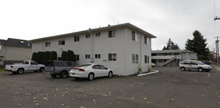 Stark Street Crossing in Portland, OR - Building Photo - Building Photo