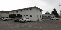 Stark Street Crossing in Portland, OR - Building Photo - Building Photo