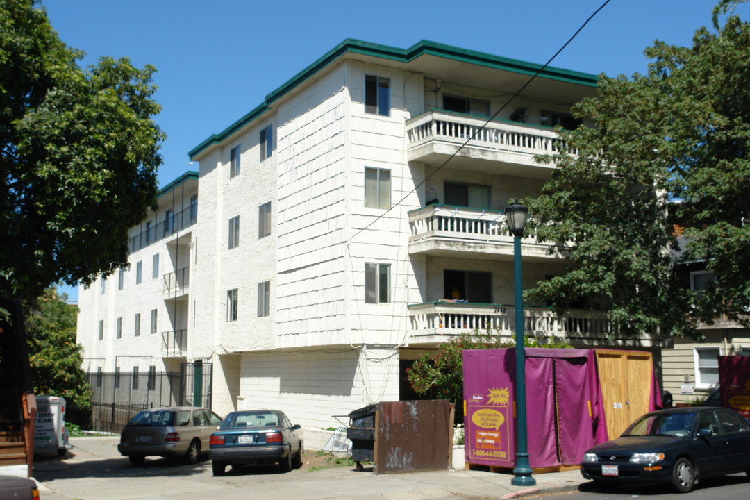 2442 Piedmont Avenue in Berkeley, CA - Building Photo