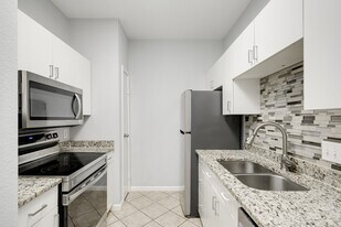 12166 Metric Blvd in Austin, TX - Building Photo