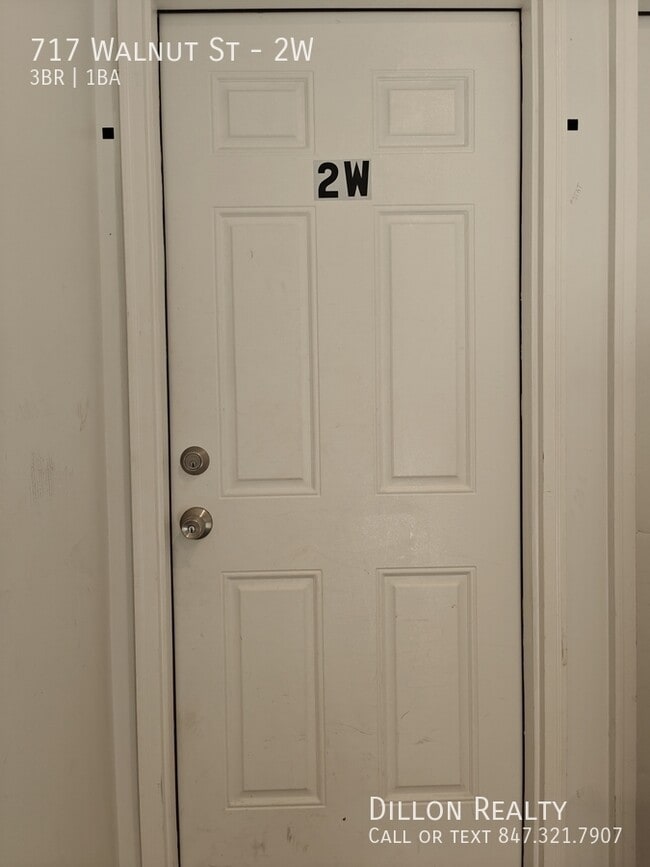 717 Walnut St in Waukegan, IL - Building Photo - Building Photo