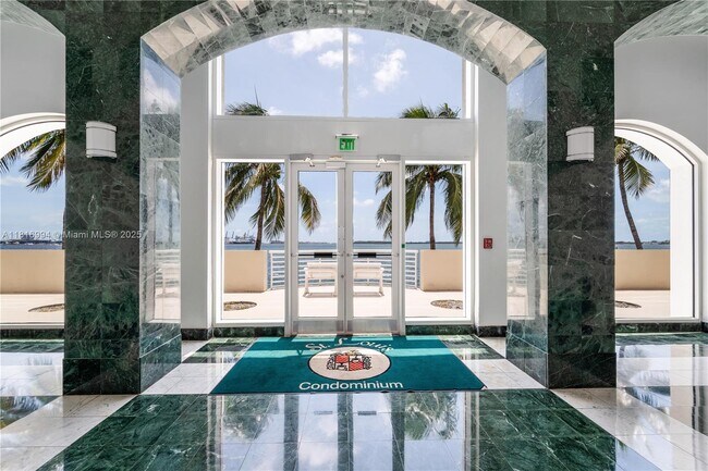 800 Claughton Island Dr, Unit 2002 in Miami, FL - Building Photo - Building Photo