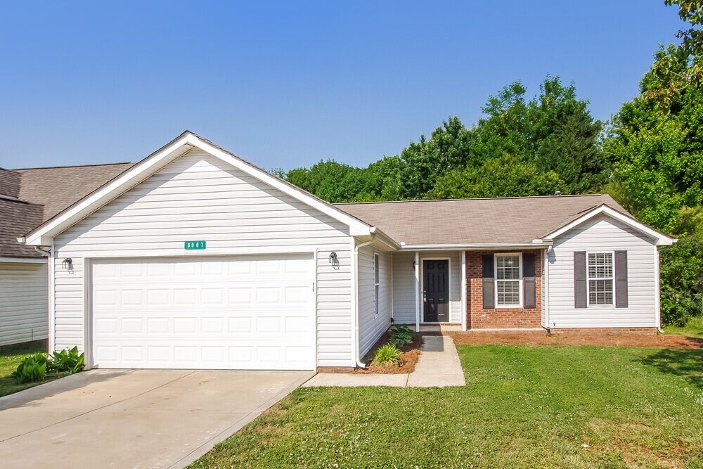 6007 Brick Landing Dr in Monroe, NC - Building Photo