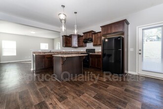 411 Quick Silver Dr in Winston-Salem, NC - Building Photo - Building Photo