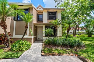 243 City View Dr in Fort Lauderdale, FL - Building Photo