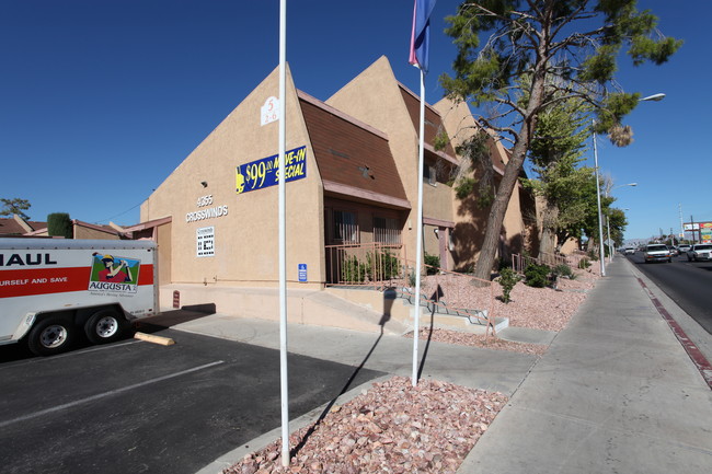 Crosswinds in Las Vegas, NV - Foto de edificio - Building Photo