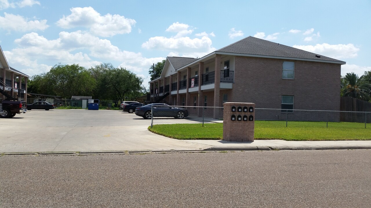 San Jacinto Apartments #3 in Mission, TX - Foto de edificio