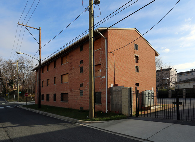 101 50th St SE in Washington, DC - Foto de edificio - Building Photo