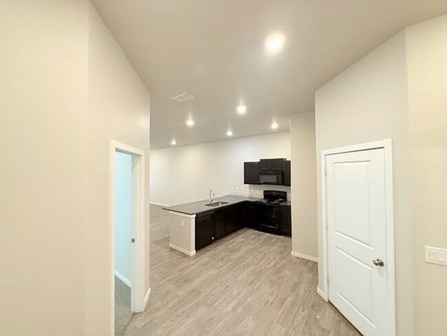 9709 Saratoga Ave in Lubbock, TX - Foto de edificio - Building Photo
