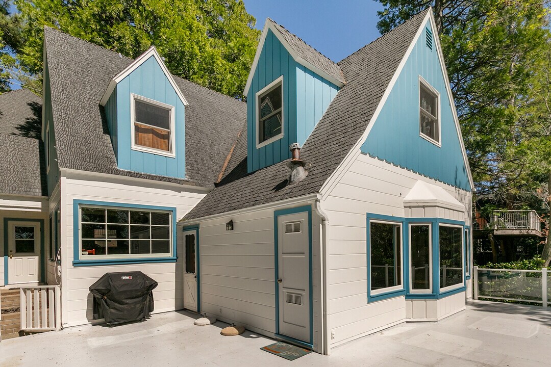 244 John Muir Rd in Lake Arrowhead, CA - Building Photo