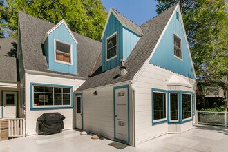 244 John Muir Rd in Lake Arrowhead, CA - Building Photo - Building Photo