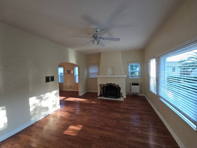 504 N Sweetzer Ave, Unit 504 1/2 in West Hollywood, CA - Foto de edificio - Building Photo