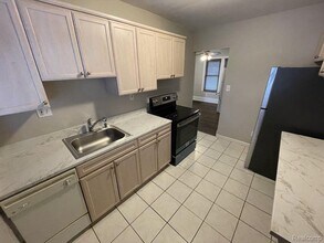 219 La Plaza Ct in Royal Oak, MI - Building Photo - Building Photo