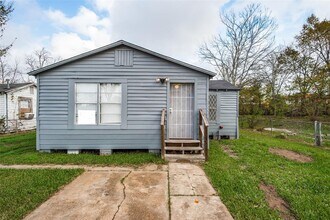 4611 White Rock St in Houston, TX - Building Photo - Building Photo