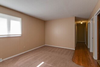 1816 Elaine Dr in Manhattan, KS - Building Photo - Building Photo