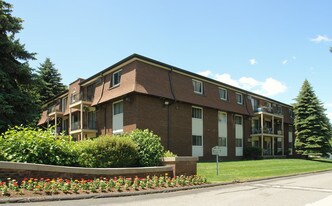 Pheasant Run Apartments in Nashua, NH - Building Photo