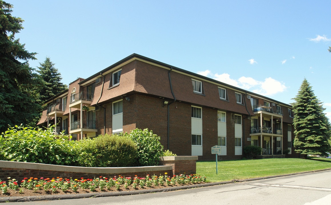 Pheasant Run Apartments in Nashua, NH - Foto de edificio