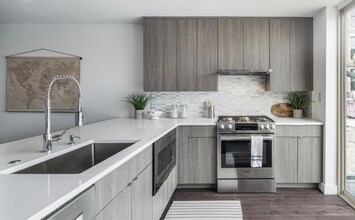 1345 S Garnet St in Philadelphia, PA - Foto de edificio - Building Photo