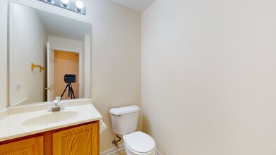 2739 Cobblestone Dr in Crystal Lake, IL - Building Photo - Building Photo