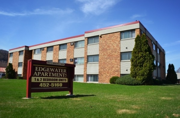 Edgewater Apartments in Winona, MN - Building Photo