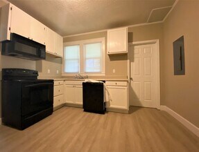 405 N Main St in China Grove, NC - Building Photo - Building Photo