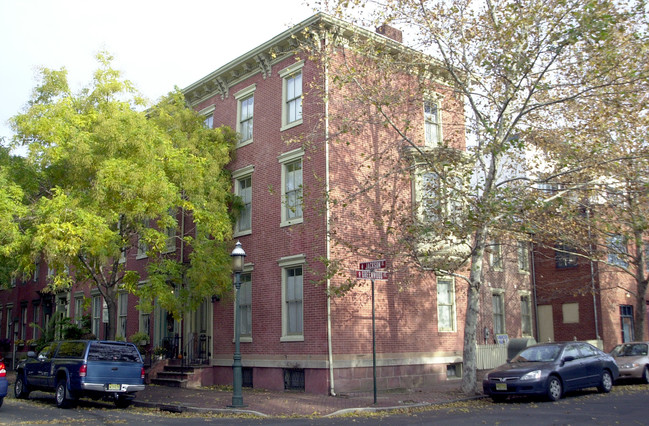 28 Greenwood Ave in Trenton, NJ - Building Photo - Building Photo