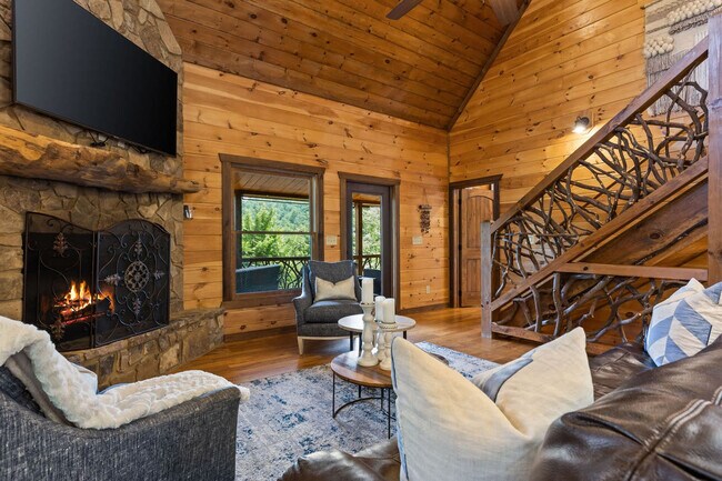 98 Shalom Ln in Blue Ridge, GA - Building Photo - Building Photo