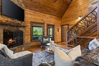 98 Shalom Ln in Blue Ridge, GA - Building Photo - Building Photo