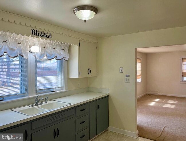 property at 9 NE 7th St