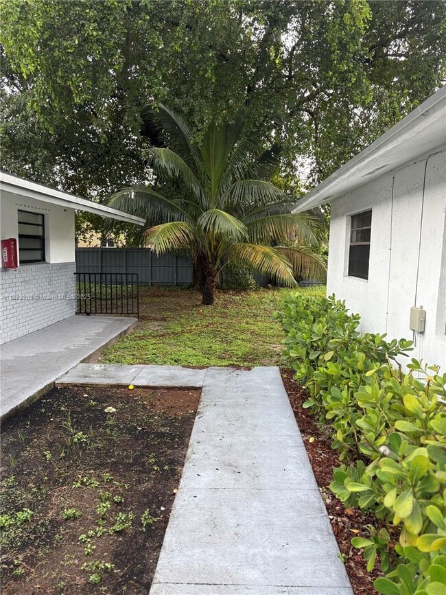 4100 SW 19th St in West Park, FL - Building Photo - Building Photo