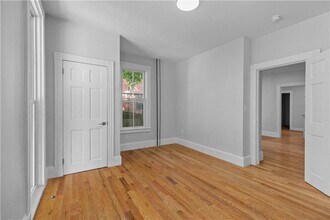 13 Lincoln St in Newport, RI - Building Photo - Building Photo