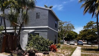 14 Crossings Cir in Boynton Beach, FL - Building Photo