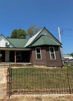 401 Front St in Exeter, MO - Building Photo