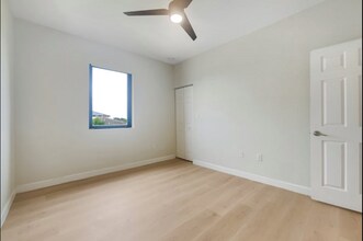 12856 SW 227th St in Goulds, FL - Foto de edificio - Building Photo