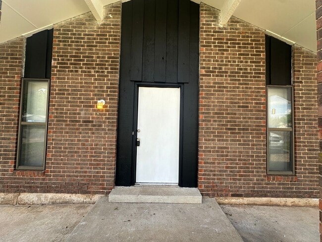 4300 Lunow Dr in Oklahoma City, OK - Building Photo - Building Photo