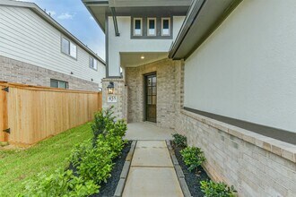455 Mathis Lk Ct in Conroe, TX - Building Photo - Building Photo