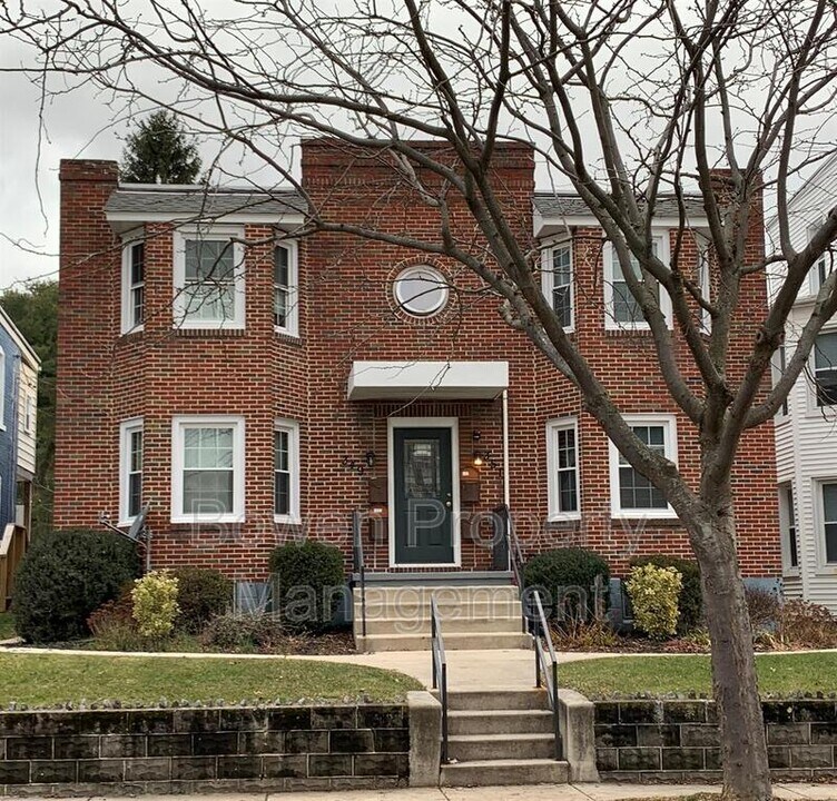 351 West Side Ave in Hagerstown, MD - Building Photo