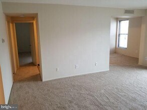 112 Duvall Ln-Unit -86-202 in Gaithersburg, MD - Building Photo - Building Photo